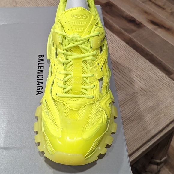 Men's Balenciaga "Track 2" Monochromatic Low-Top Sneakers Yellow - Picture 2 of 7